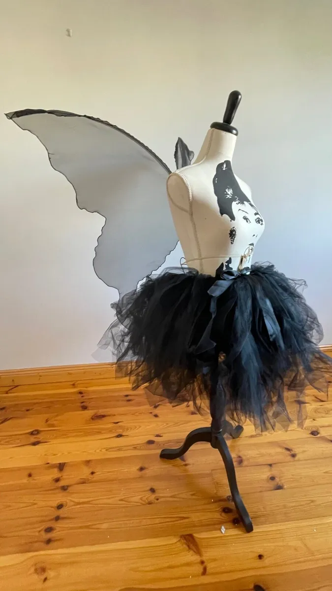 Halloween costumes - Image 2