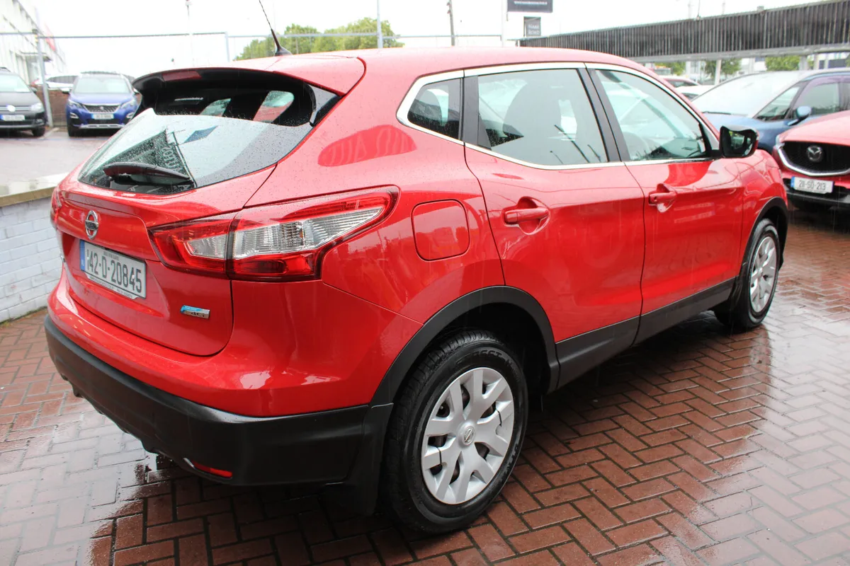 NISSAN QASHQAI 1.5DCI VISIA 5DR ESTATE - Image 4