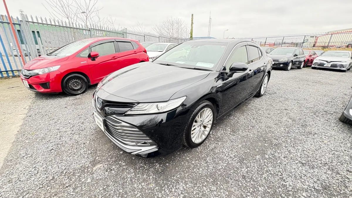 Toyota Camry 2.5 Hybrid Automatic 2019 - Image 3