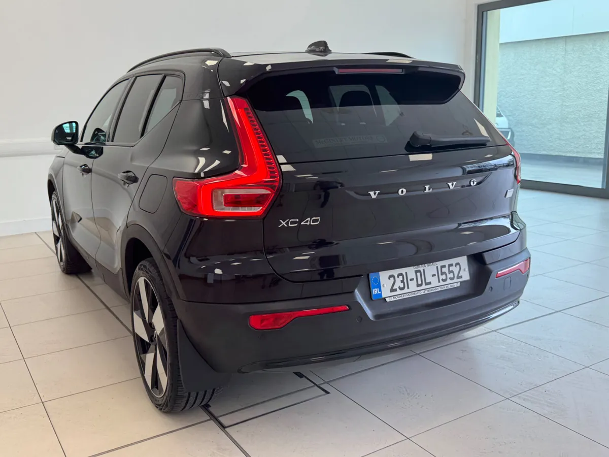Volvo XC40 2023 electric - Image 4