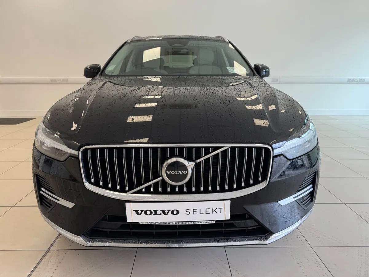 Volvo XC60 2023 - Image 3