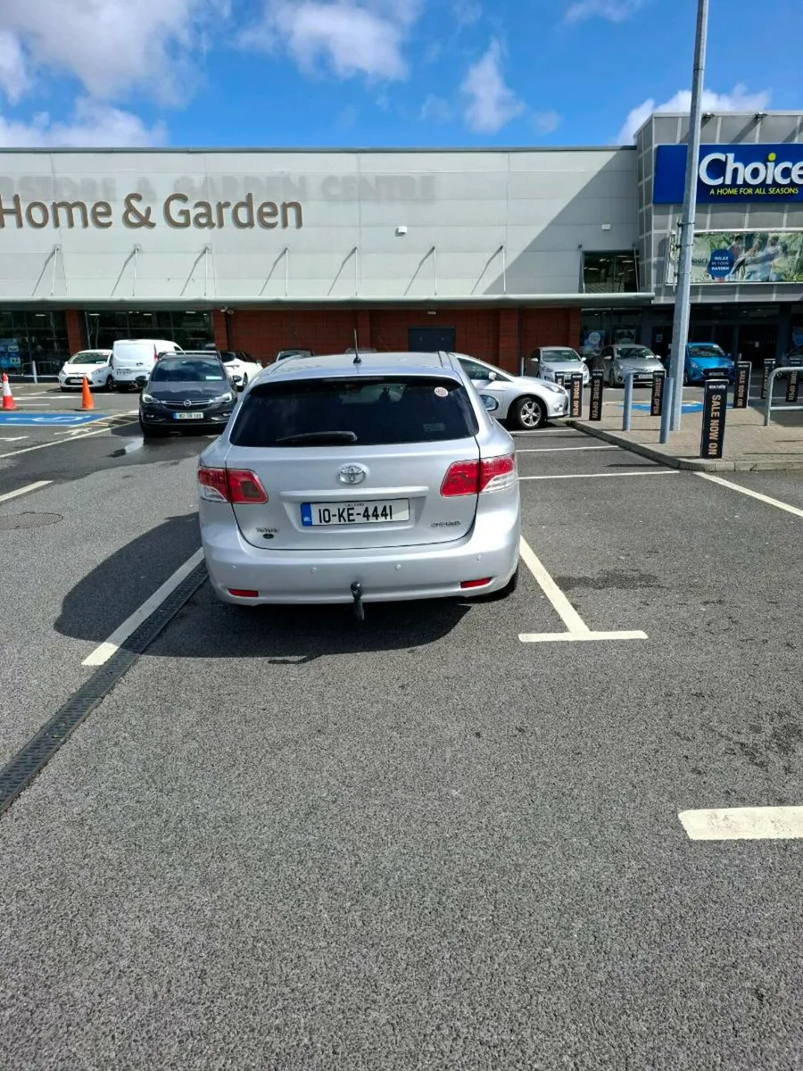 Toyota avensis  d4d Diesel Estate - Image 2