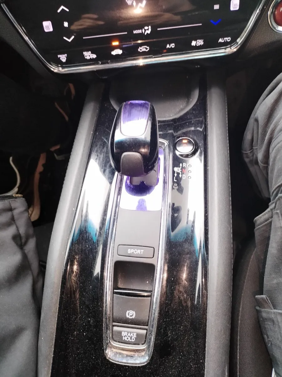 Honda Vezel 2015 Hybrid AWD 118000km, NCT 06.26 - Image 3