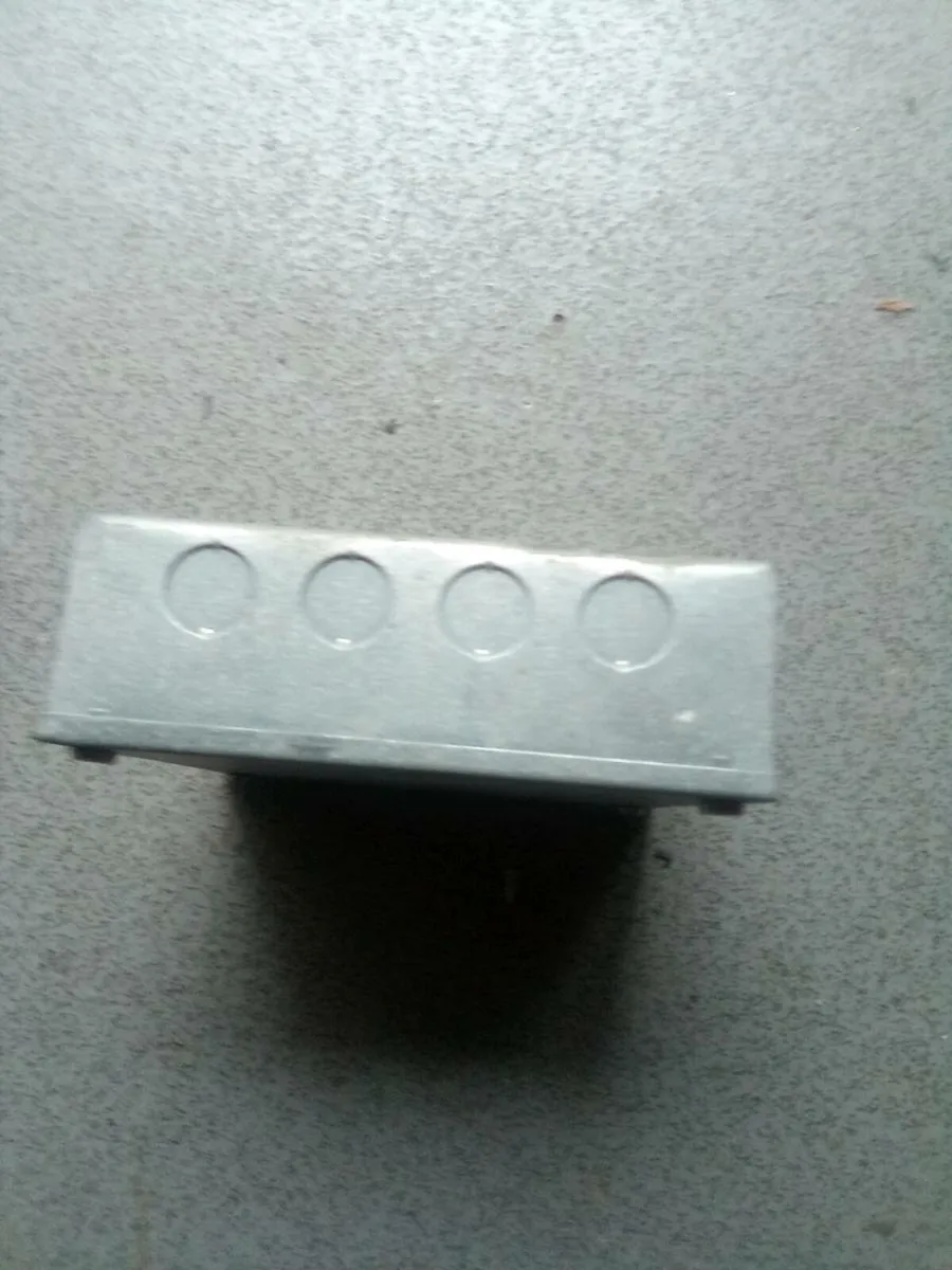 METAL. AND  PLASTIC. ELECTRICAL  JOINT BOXS - Image 4