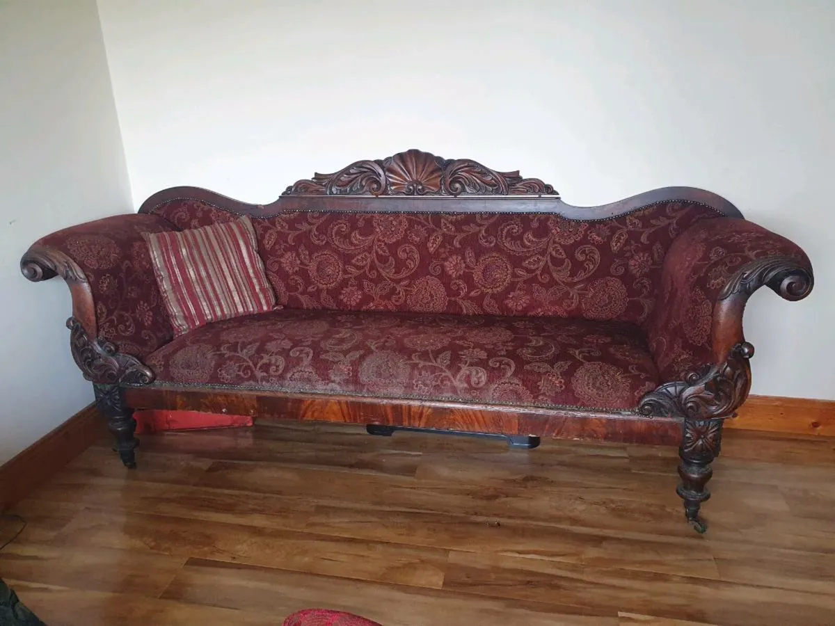 Chaise lounge/seating - Image 1