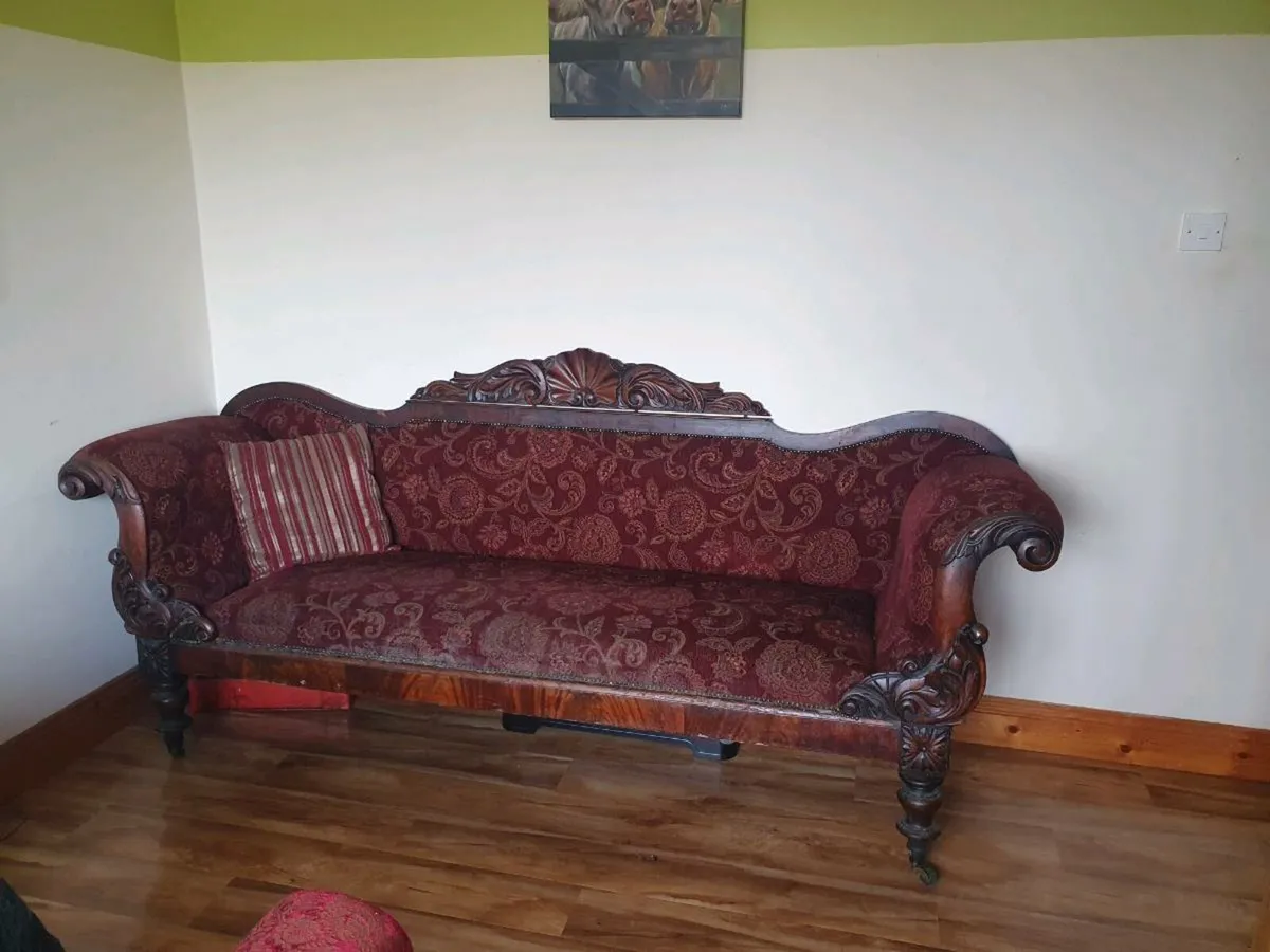 Chaise lounge/seating - Image 3