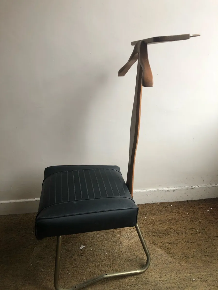 Mid century man’s valet chair. - Image 2