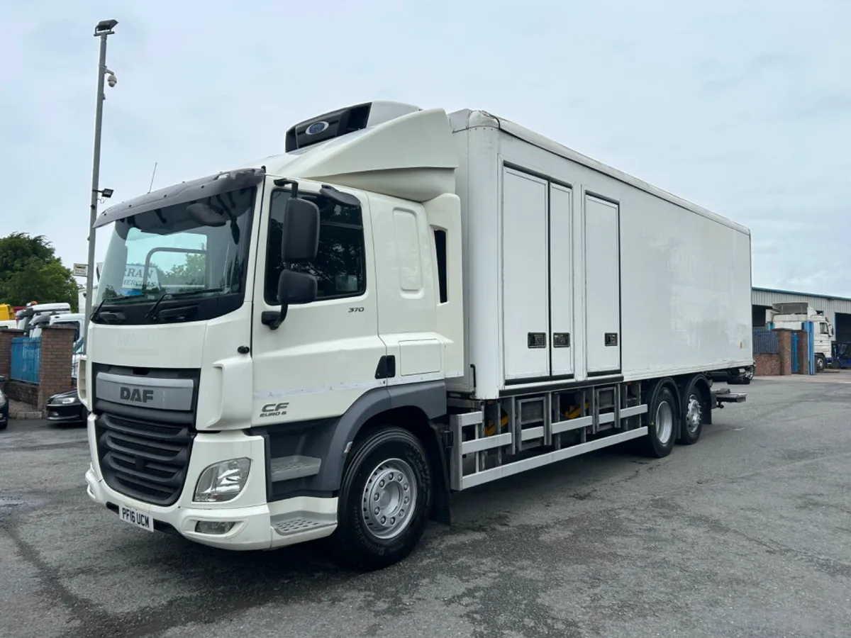 2016 Daf cf 370 6x2 fridge with tail lift - Image 1