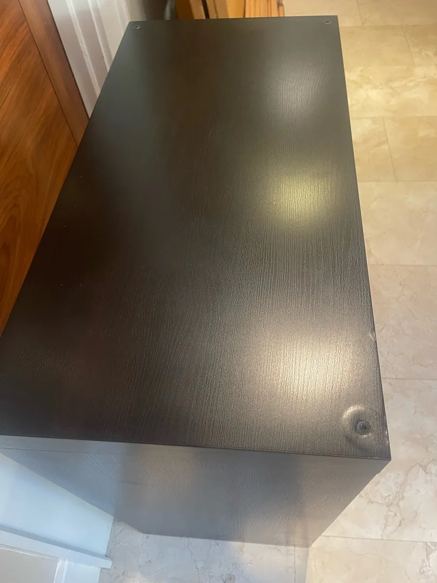 Lovely Black Shelf Unit In Very Good Condition - Image 2