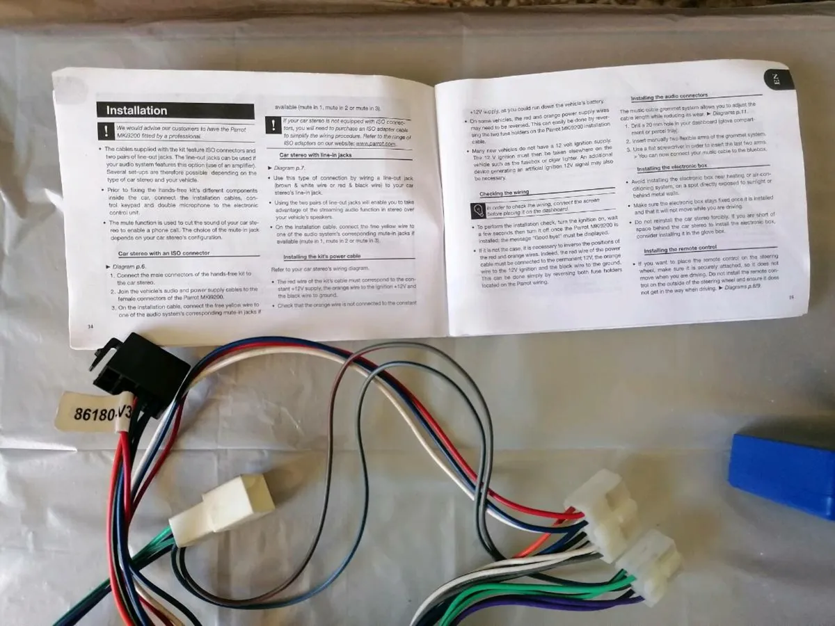 Parrot MKi9200 Bluetooth Car Kit - Image 2
