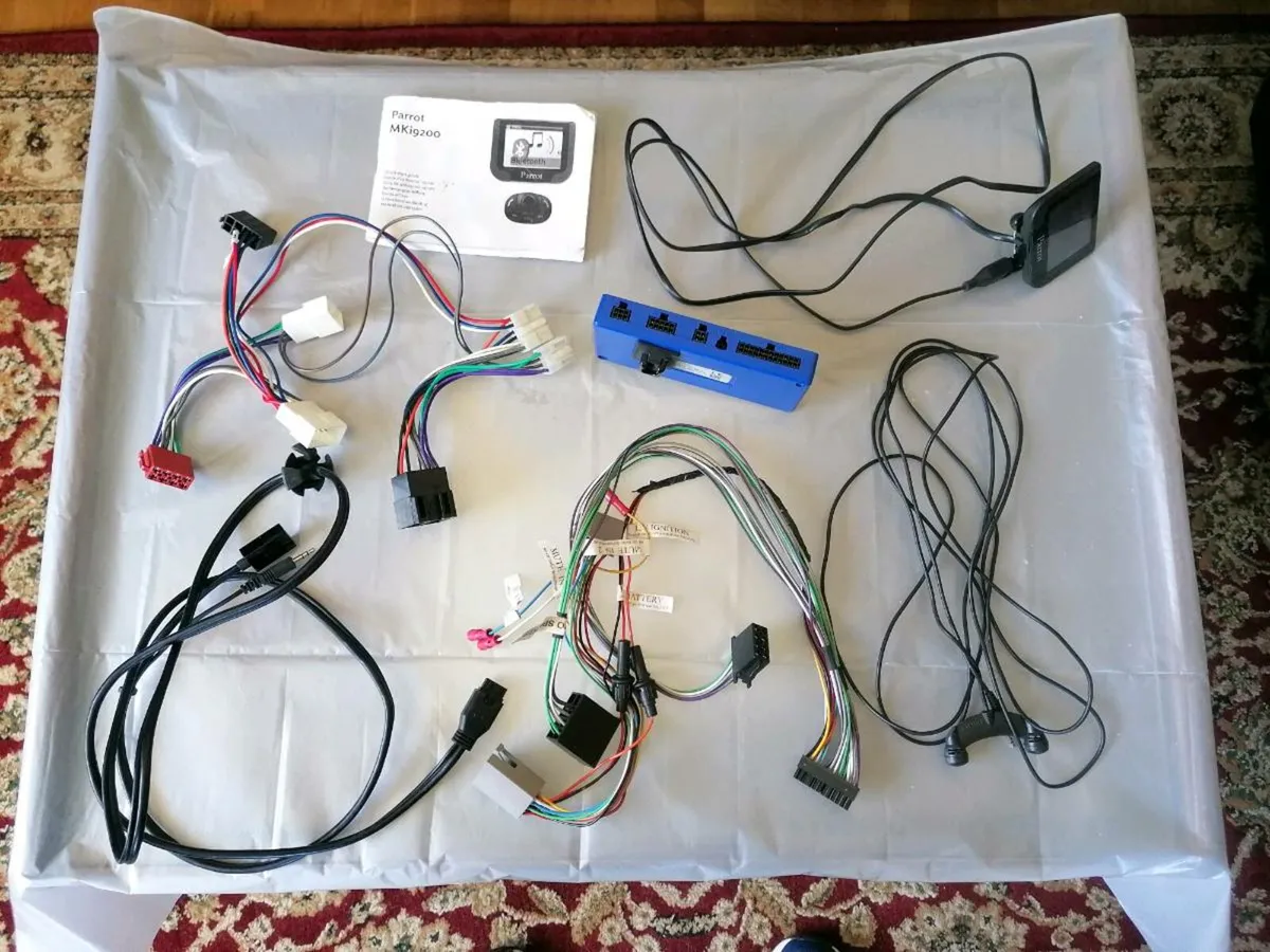 Parrot MKi9200 Bluetooth Car Kit - Image 1