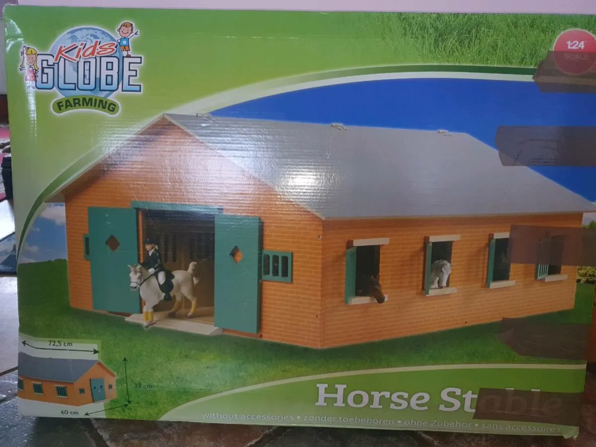 Horse stable - Image 1
