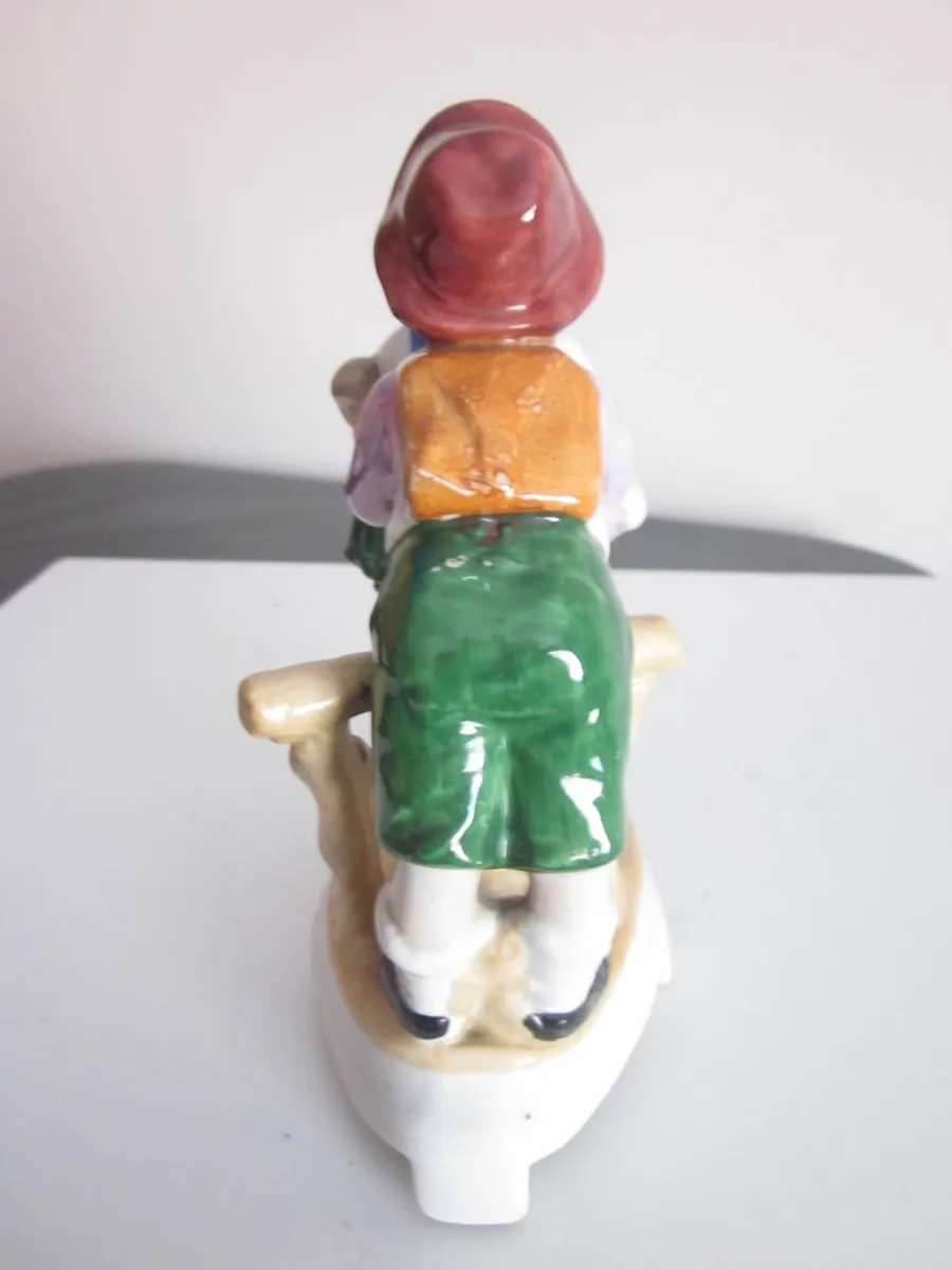 Vintage Boy/Girl First Kiss Porcelain Figure - Image 4