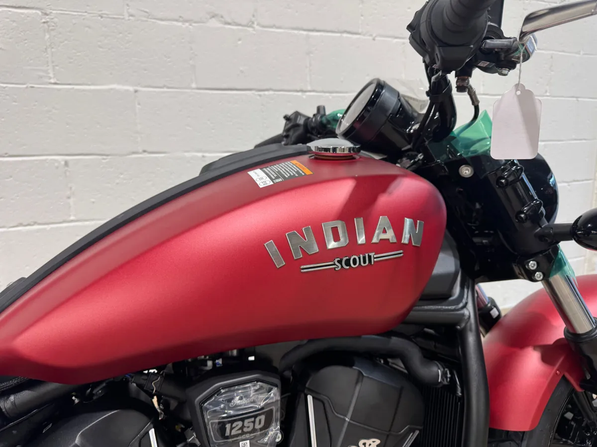 Indian Scout Bobber Limited 2025 - New - Image 3