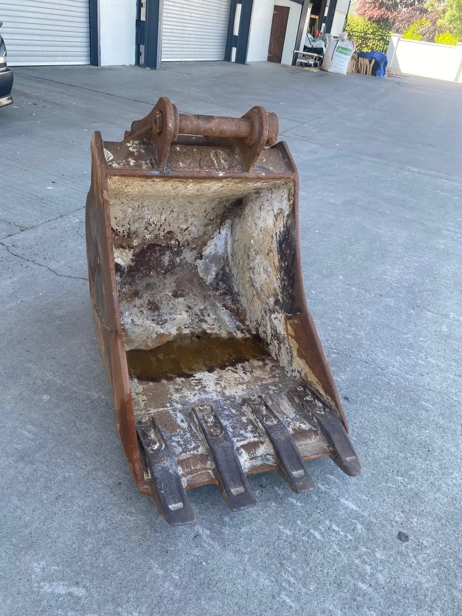 750mm bucket 65mm pins - Image 3