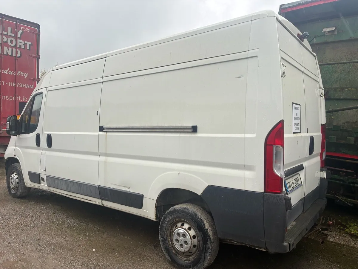 Van - Image 2