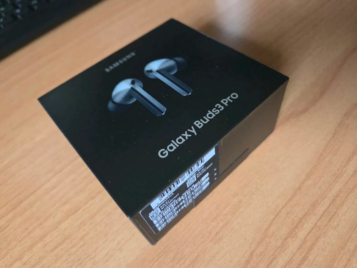 Brand New Galaxy Buds 3 Pro (Silver) - Image 2
