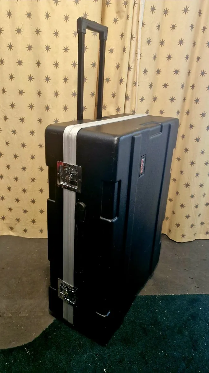Gator Mixer Case - Image 1