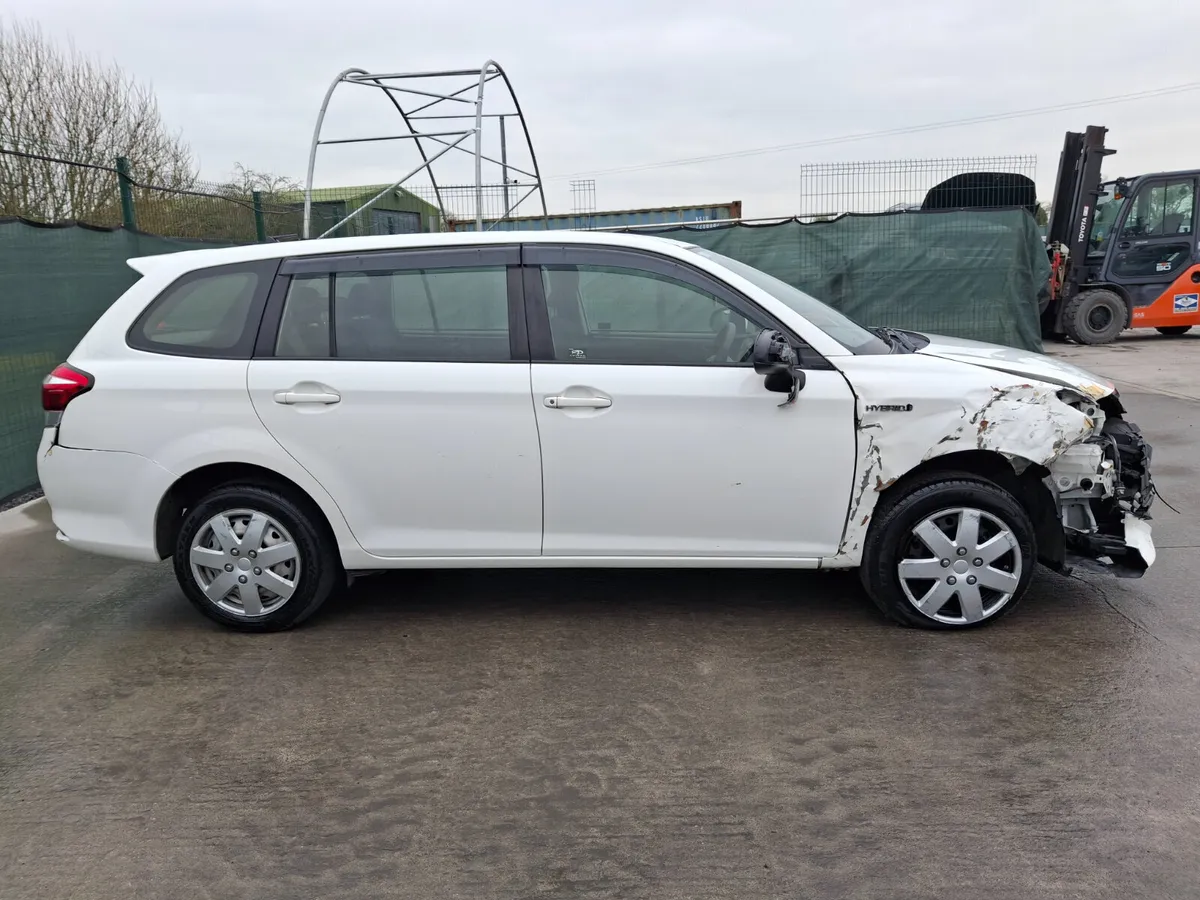 2017 Toyota Corolla Fielder 1.5L Hybrid - Image 3