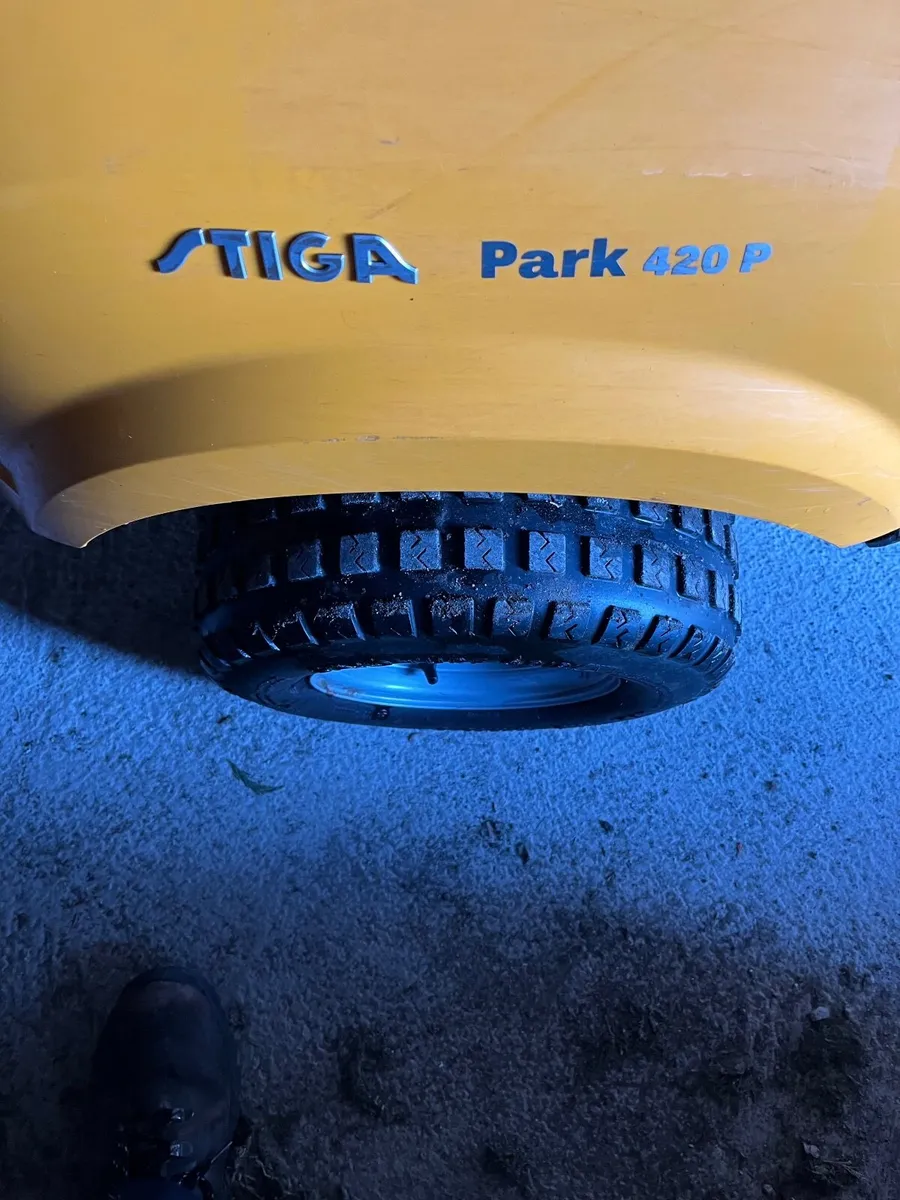 Ride on lawnmower - Image 4