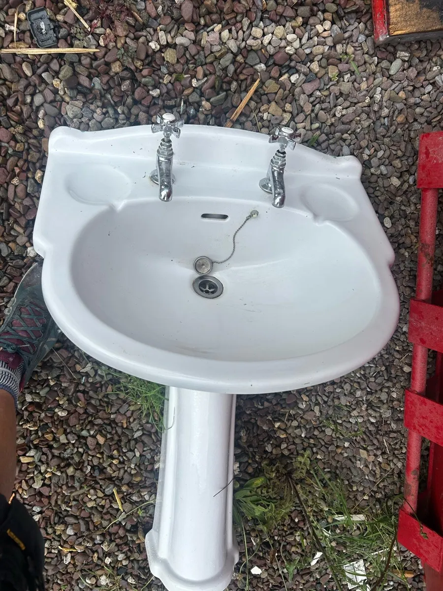 Shires Sink and pedestal - Image 1