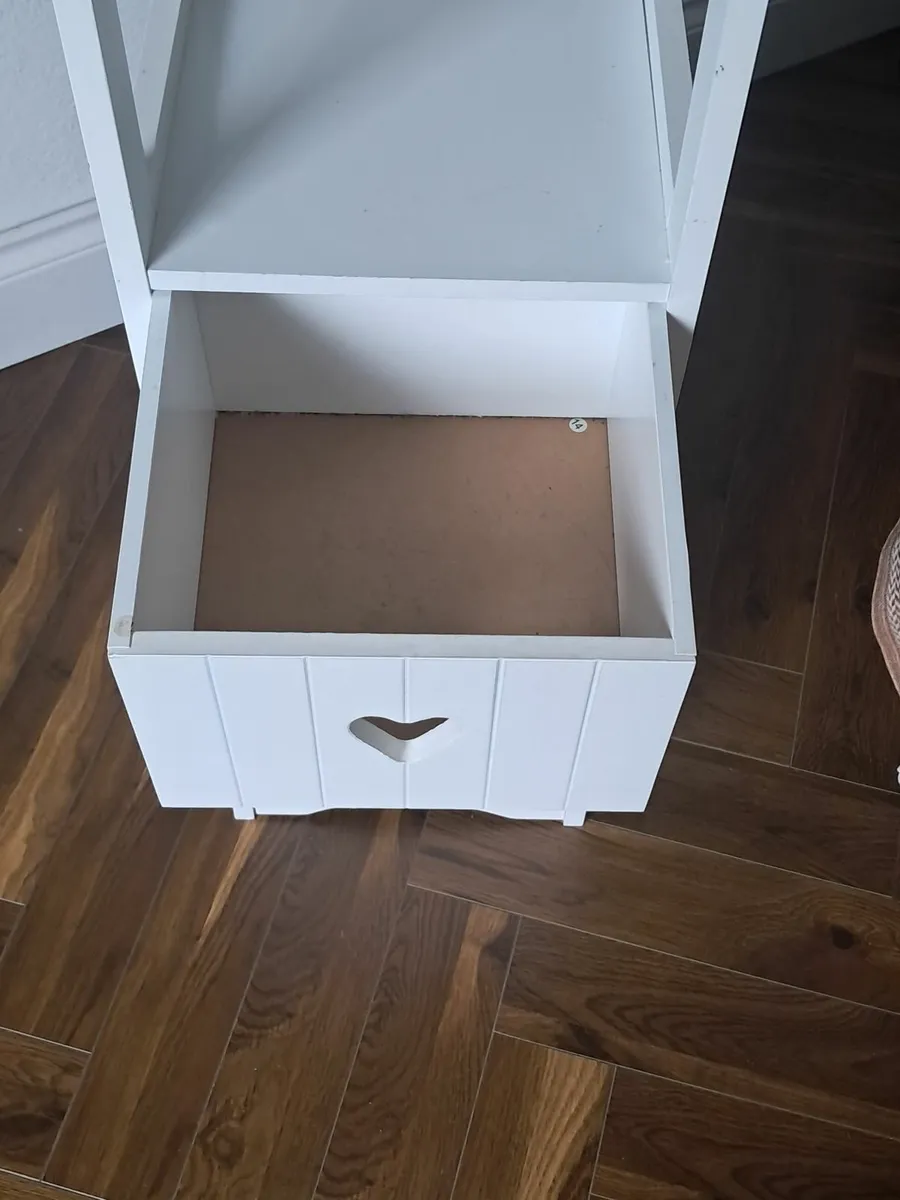 Small cabinet - Image 2