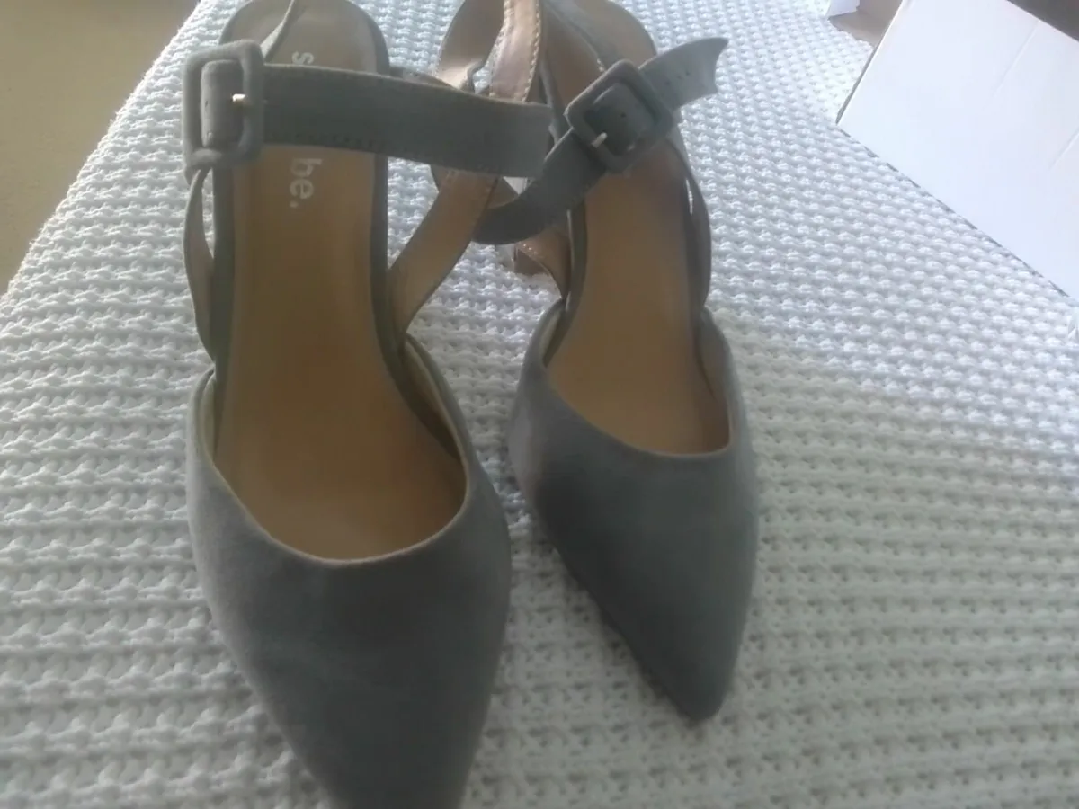 SIMPLY B LIGHT DENIM SHOES SIZE 7 NEW - Image 1