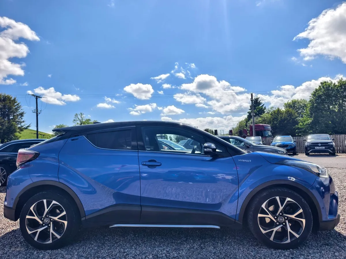 2017 Toyota C-HR 1.8 DYNAMIC 5DR AUTO - Image 4