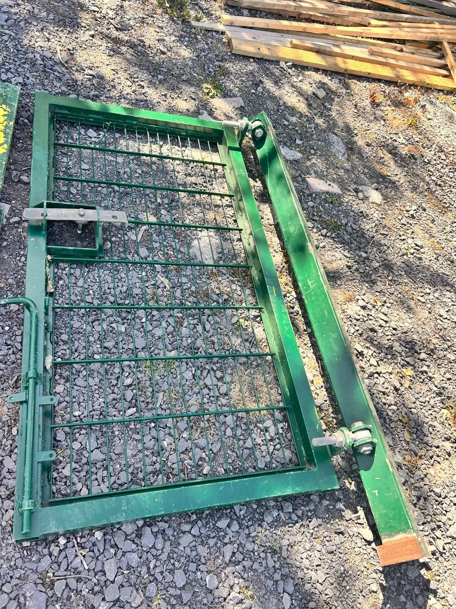 Gates - Image 2