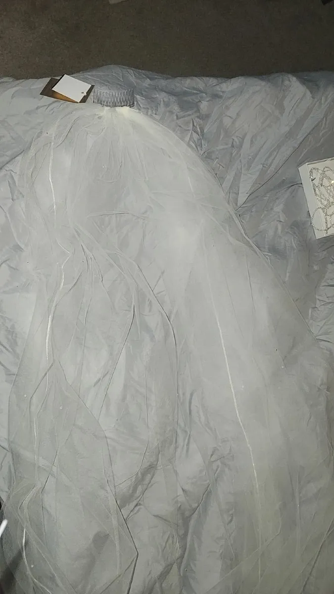 Wedding dress - Image 4