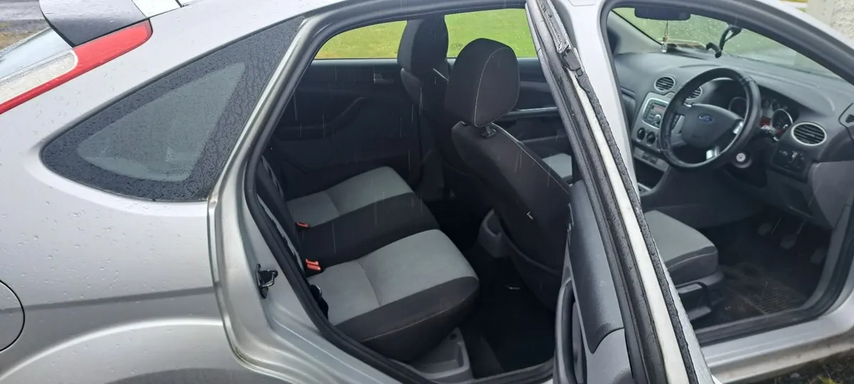 Ford Focus 2010 1.6TDCi - Image 2