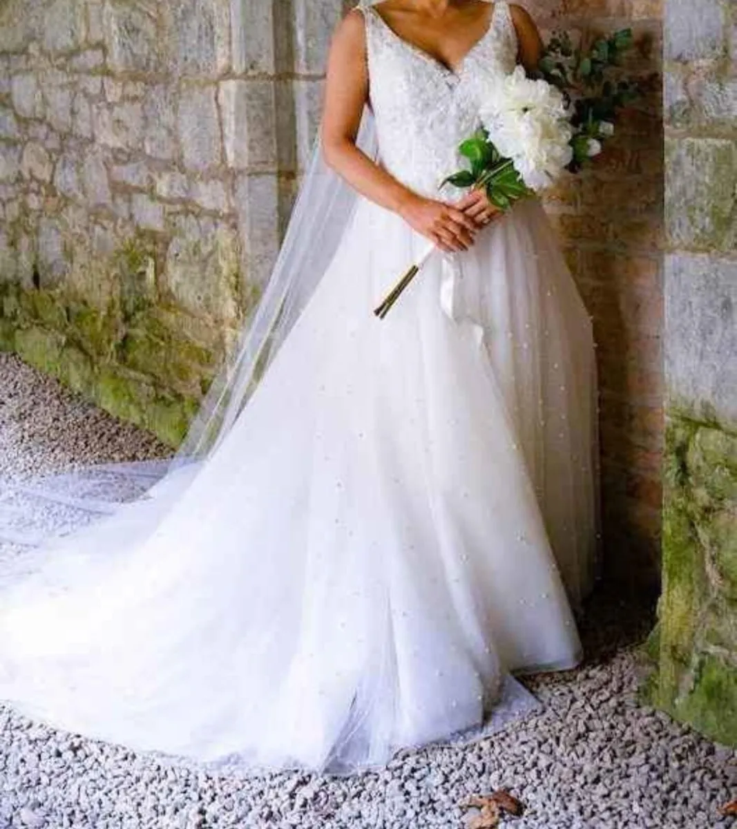 Pearl wedding dress - Image 1