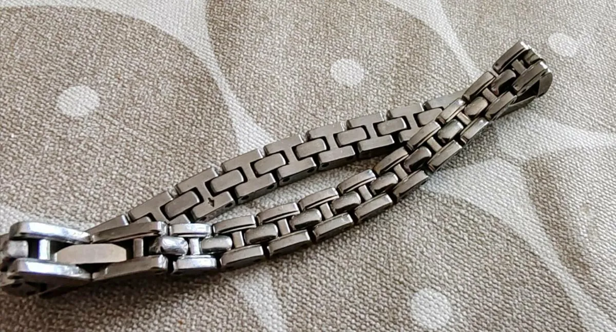 Retro silverstone bracelet - Image 1