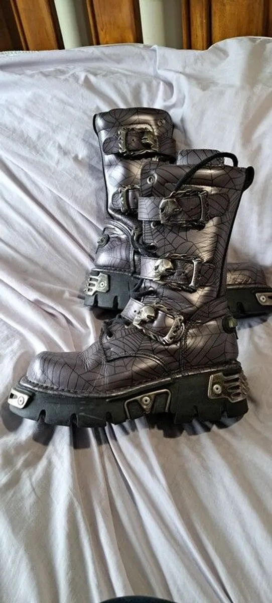 New rock boots - Image 3