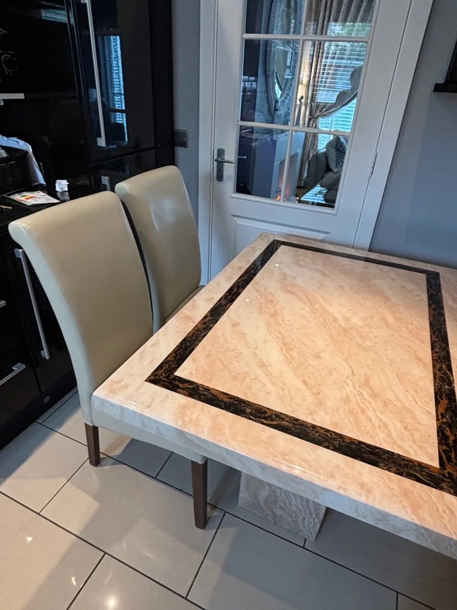 Kitchen table and 4 chairs - Image 1