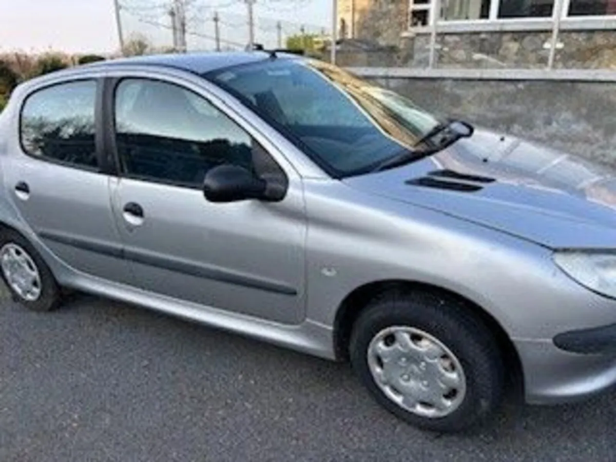 Breaking car - Image 2