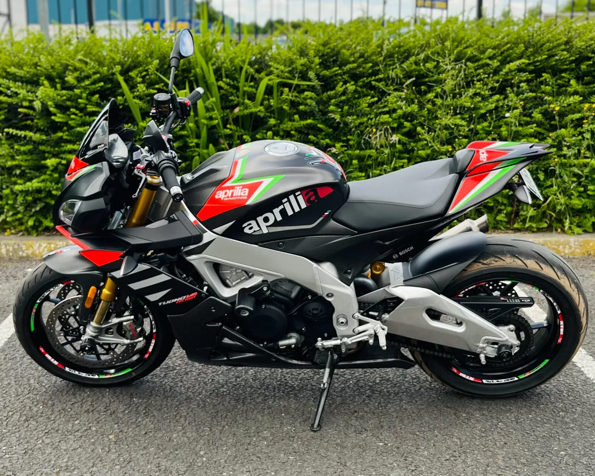 APRILIA TUONO V4 1100 FACTORY + EXTRAS - Image 4