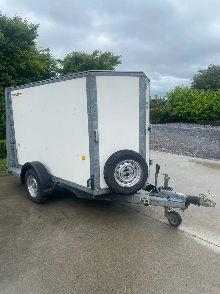 Trailer - Image 1