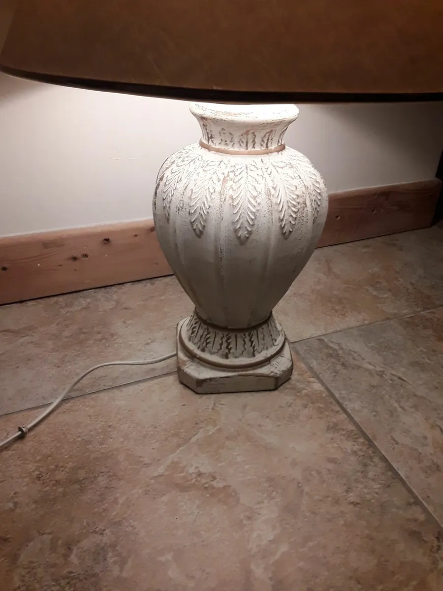 Vintage table lamp good working order - Image 3