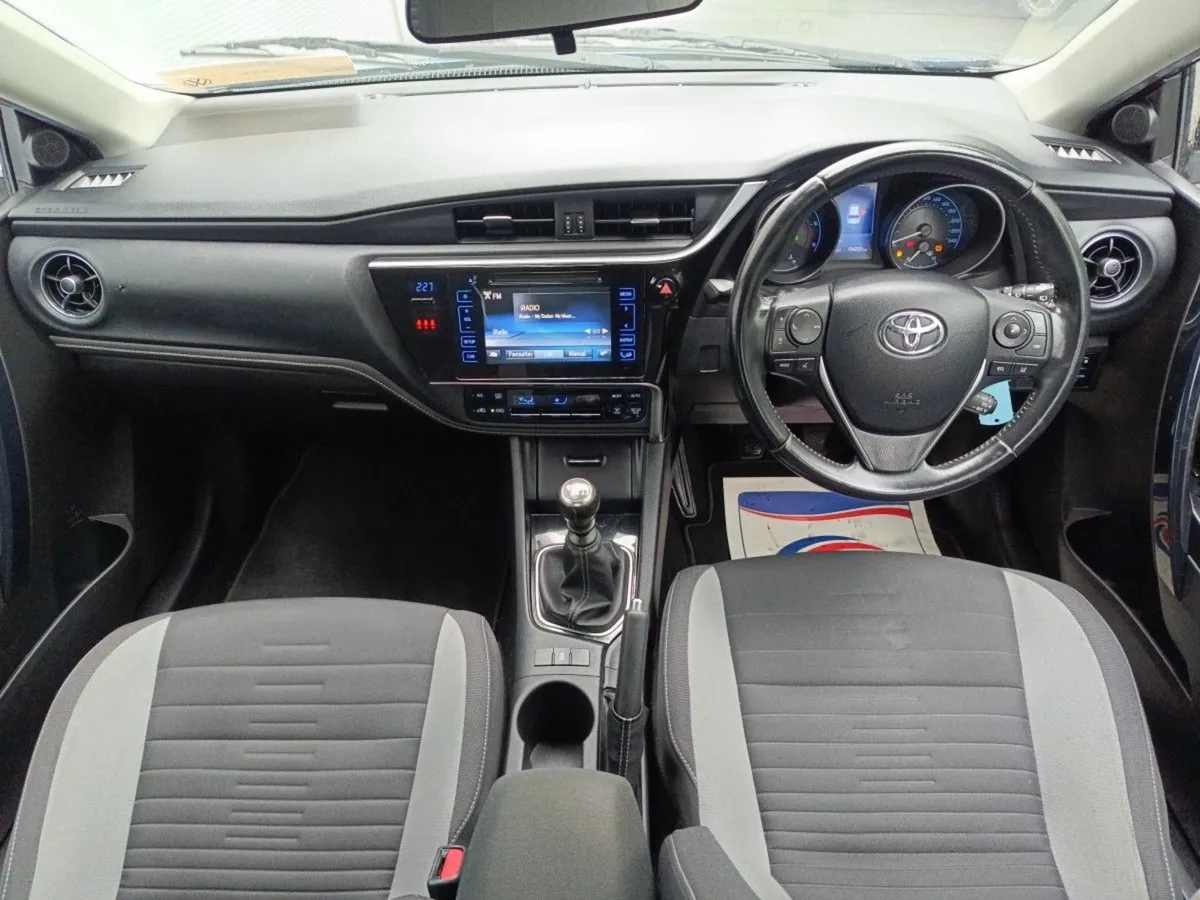 Toyota Auris 1.4 D-4d (90) 5Dr Luna - Image 4