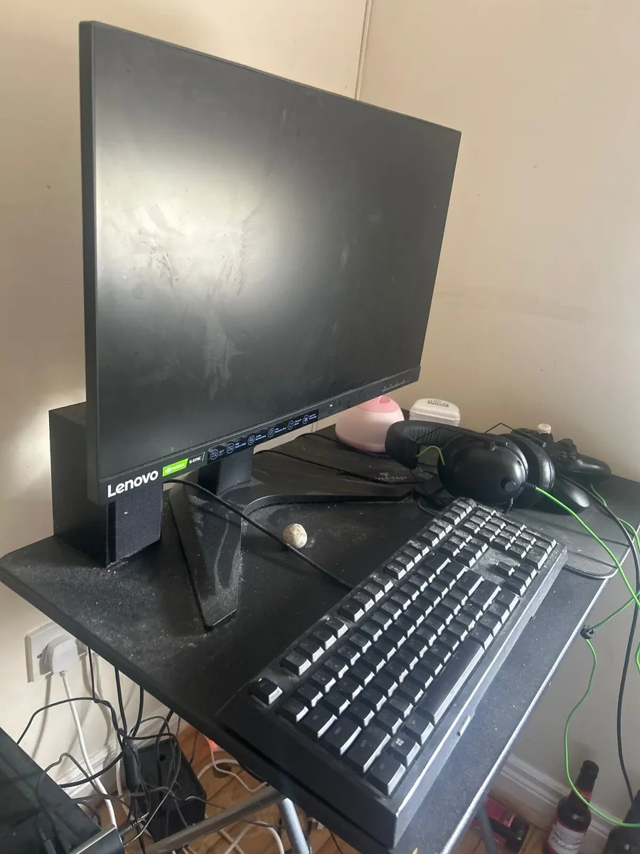 Gaming Computer (with desk keyboard mouse monitor) - Image 2