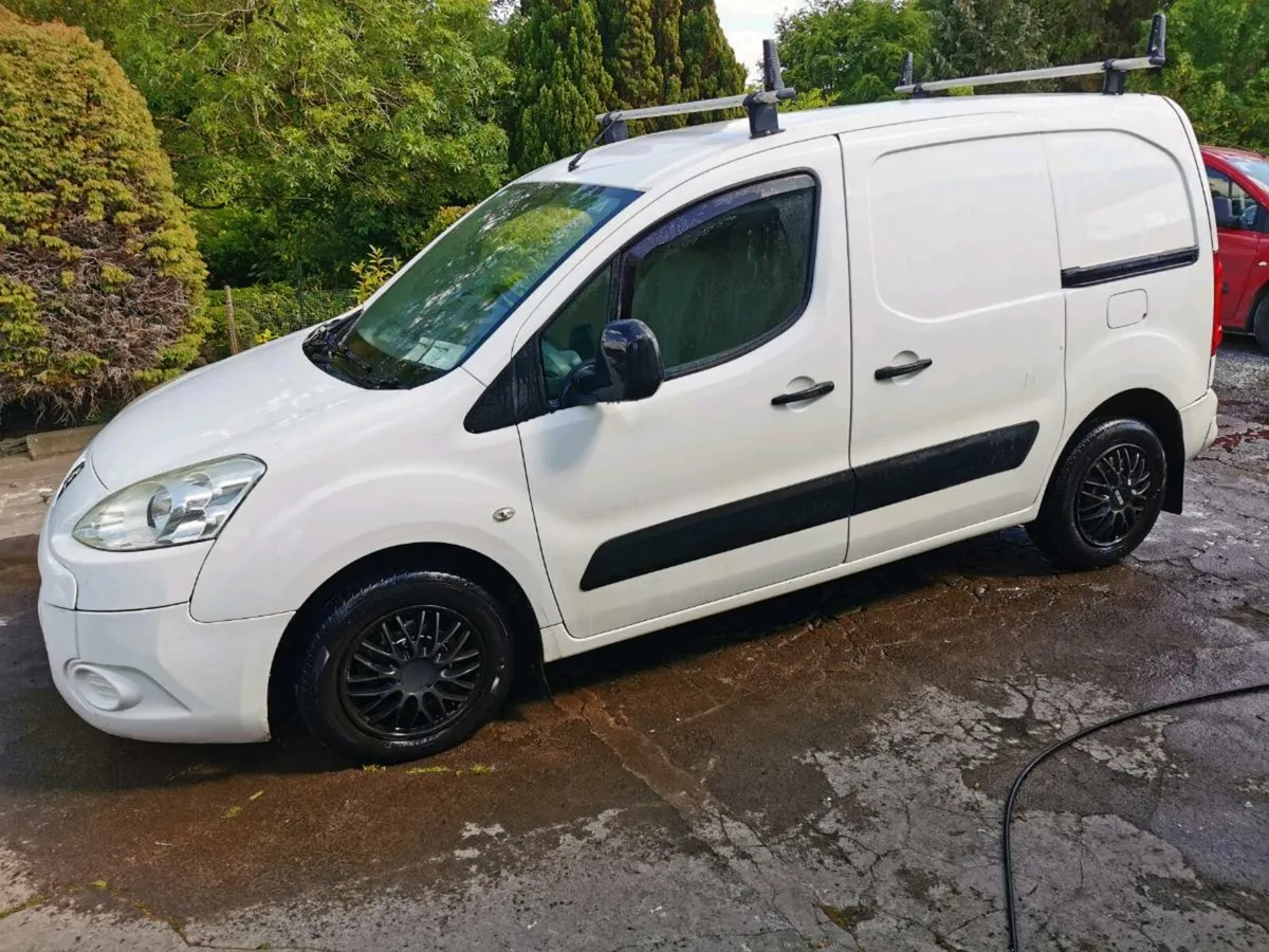 10 Peugeot Partner cvrt Oct 2025 - Image 1