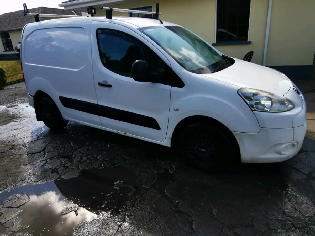 10 Peugeot Partner cvrt Oct 2025 - Image 4