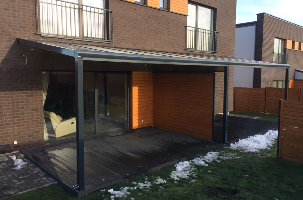 Aluminium pergola with 10mm tempered glass - Image 4