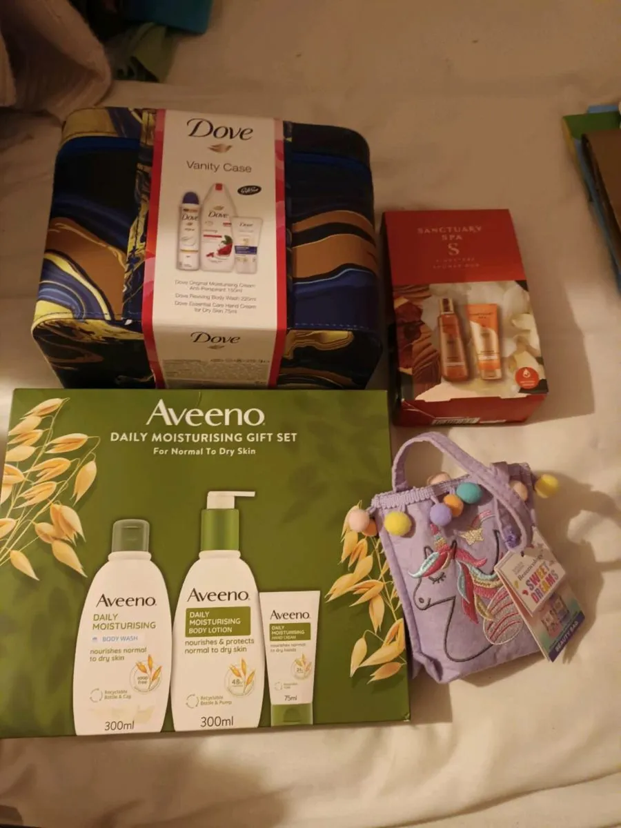 Toiletries - Image 1