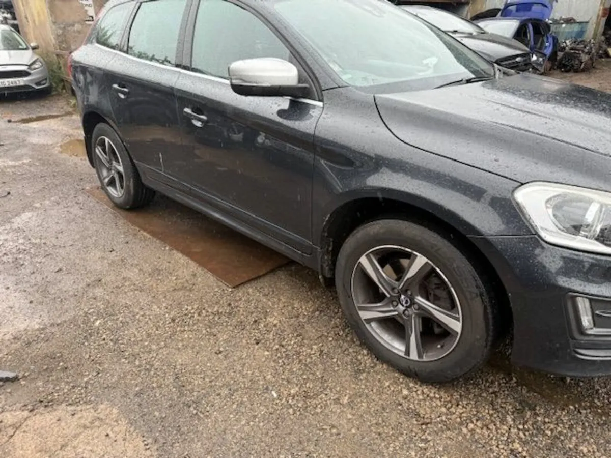 2013 VOLVO XC60 2.4L-D - Image 1