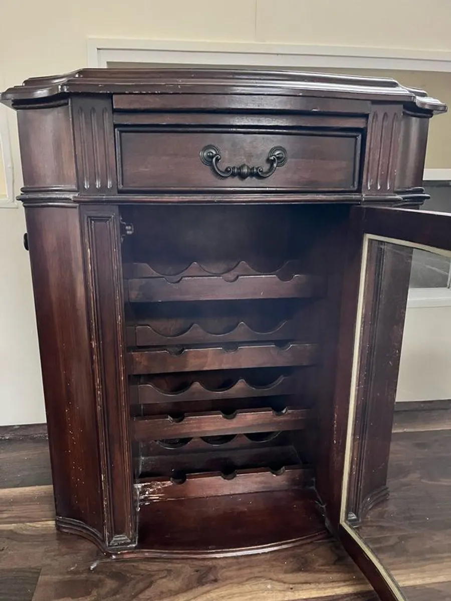 Wine cabinet - Image 1