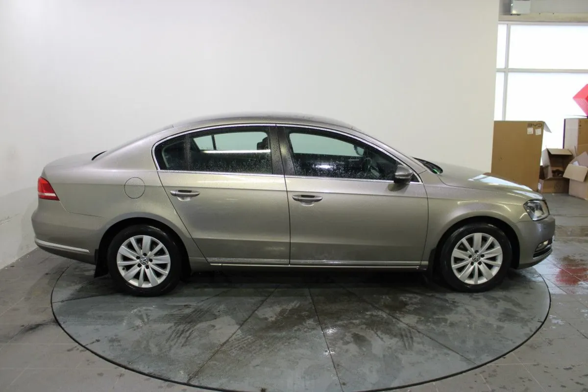Volkswagen Passat 1.6 TDI Comfortline Bluemotion - Image 3