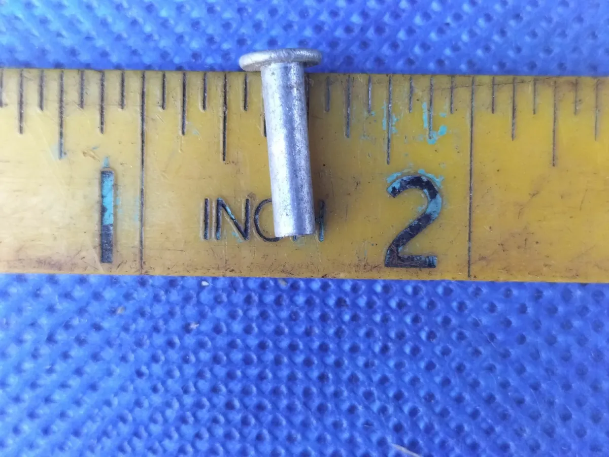 100 Flat head Rivets - Image 3