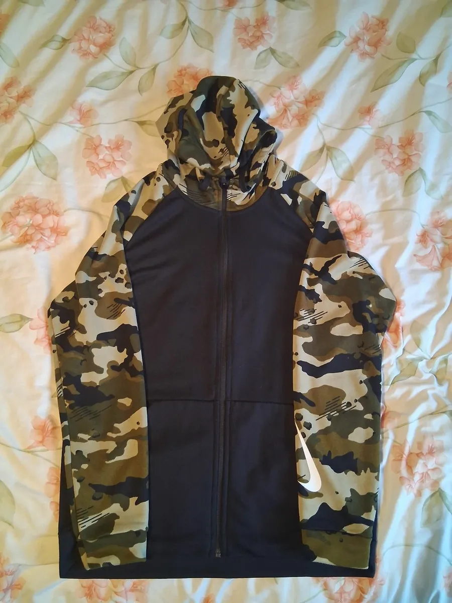 Clothing bundle - Image 2